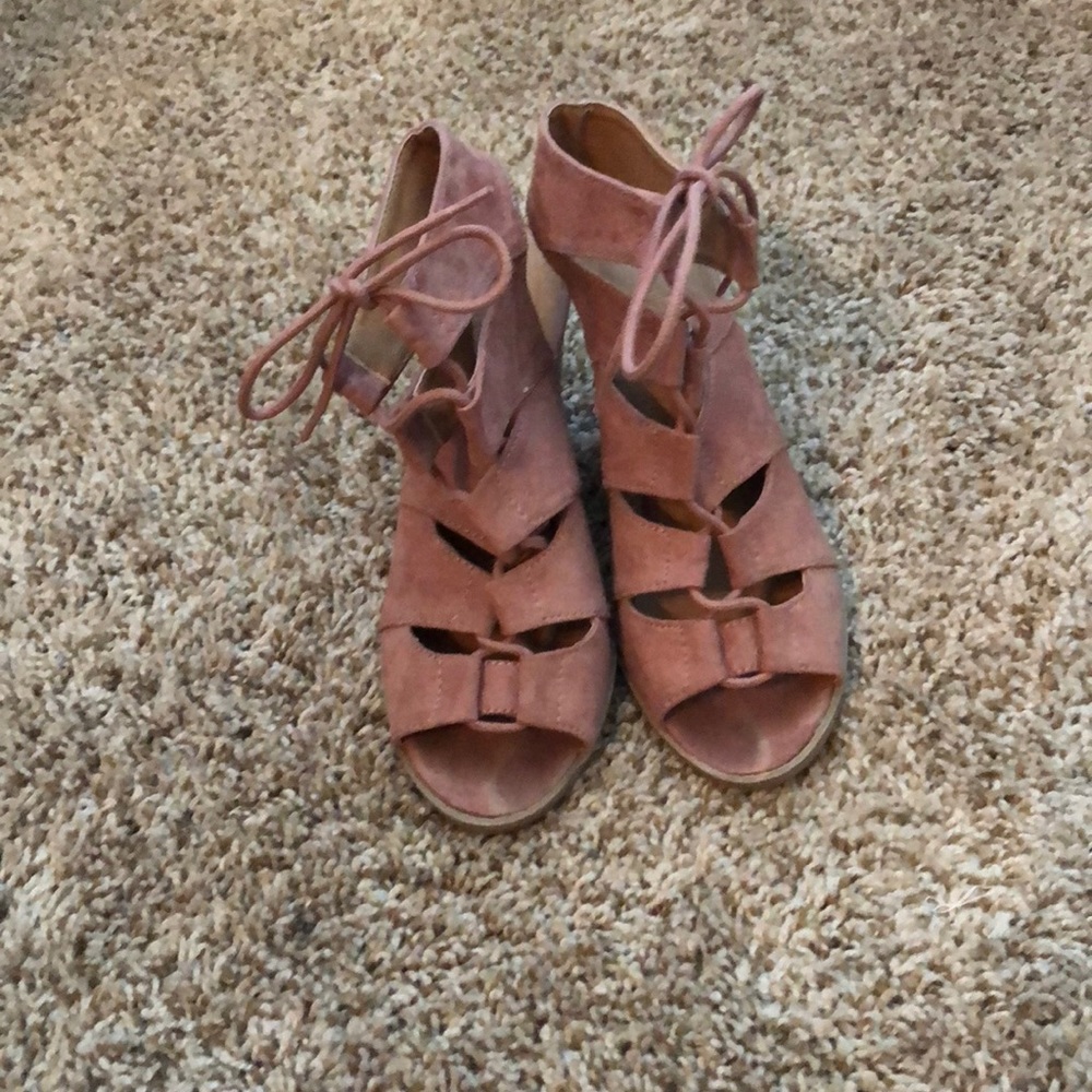 Mauve heels